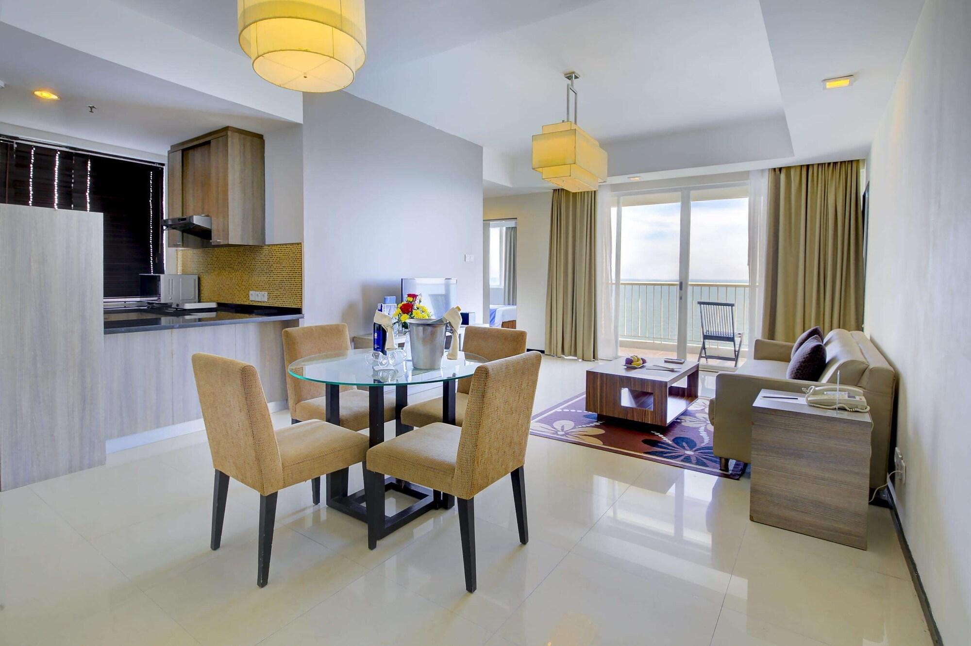 Golden Tulip Balikpapan Hotel & Suites Экстерьер фото