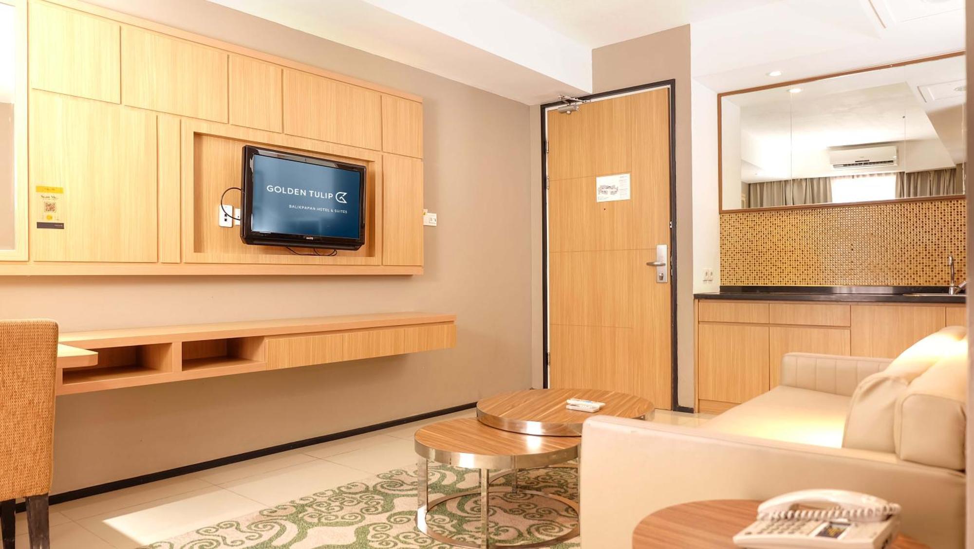 Golden Tulip Balikpapan Hotel & Suites Экстерьер фото