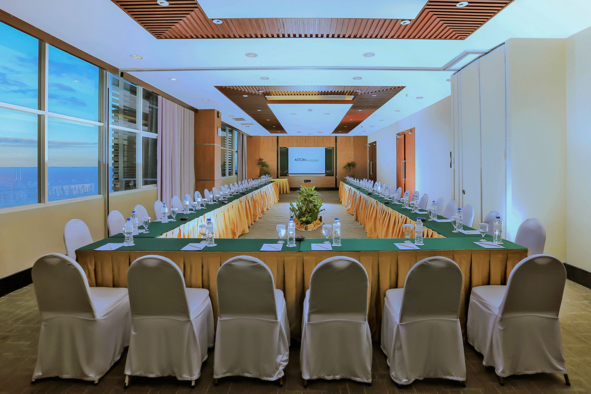 Golden Tulip Balikpapan Hotel & Suites Экстерьер фото