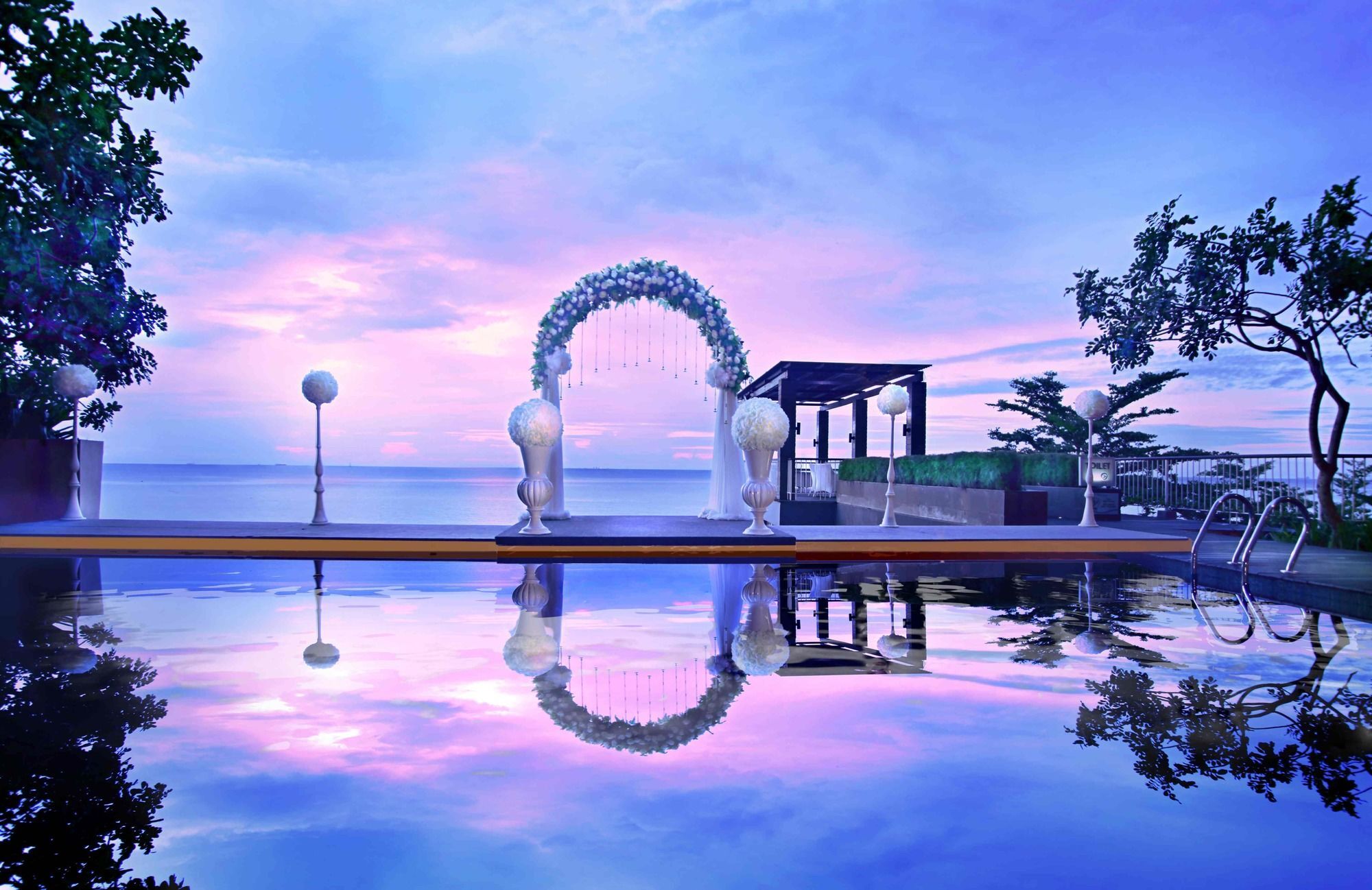 Golden Tulip Balikpapan Hotel & Suites Экстерьер фото